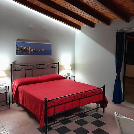 Case Vacanze "Residenze Trapanesi" Trapani Exterior photo